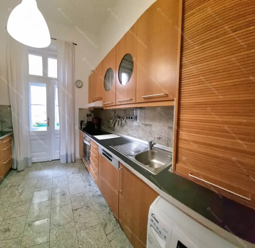 Kiadó albérlet 539000 Ft/hó áron: Budapest, V. kerület  Belgrád rakpart. Mérete: 100 nm, 3 szobás | Alberlet.hu - 6678789