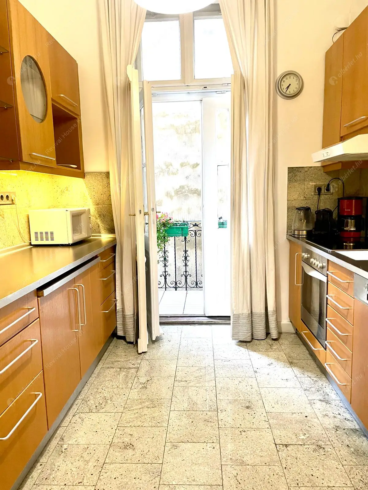 Kiadó albérlet 575000 Ft/hó áron: Budapest, V. kerület  Belgrád rakpart. Mérete: 100 nm, 4 szobás | Alberlet.hu - 6505946