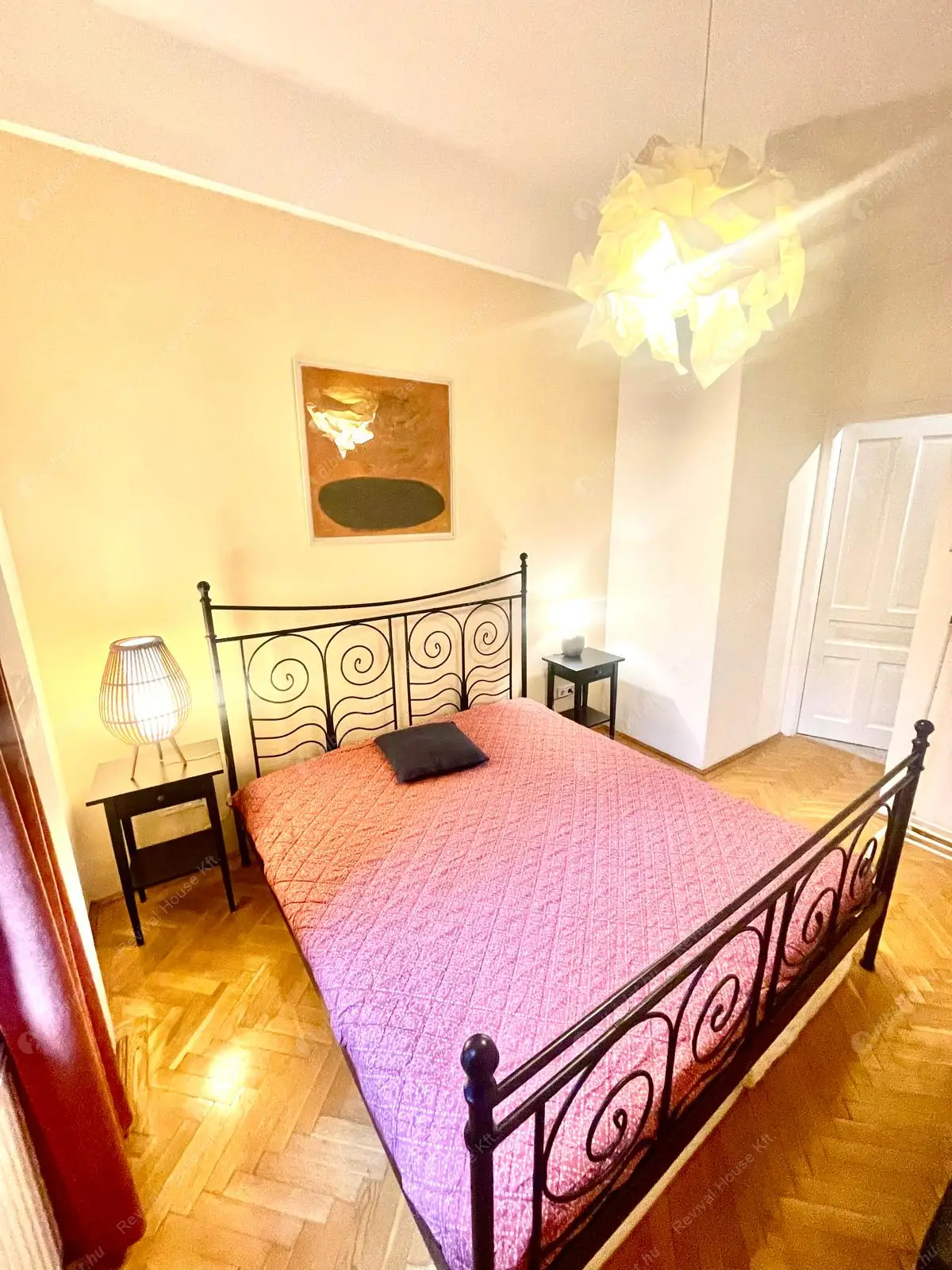 Kiadó albérlet 575000 Ft/hó áron: Budapest, V. kerület  Belgrád rakpart. Mérete: 100 nm, 4 szobás | Alberlet.hu - 6505947