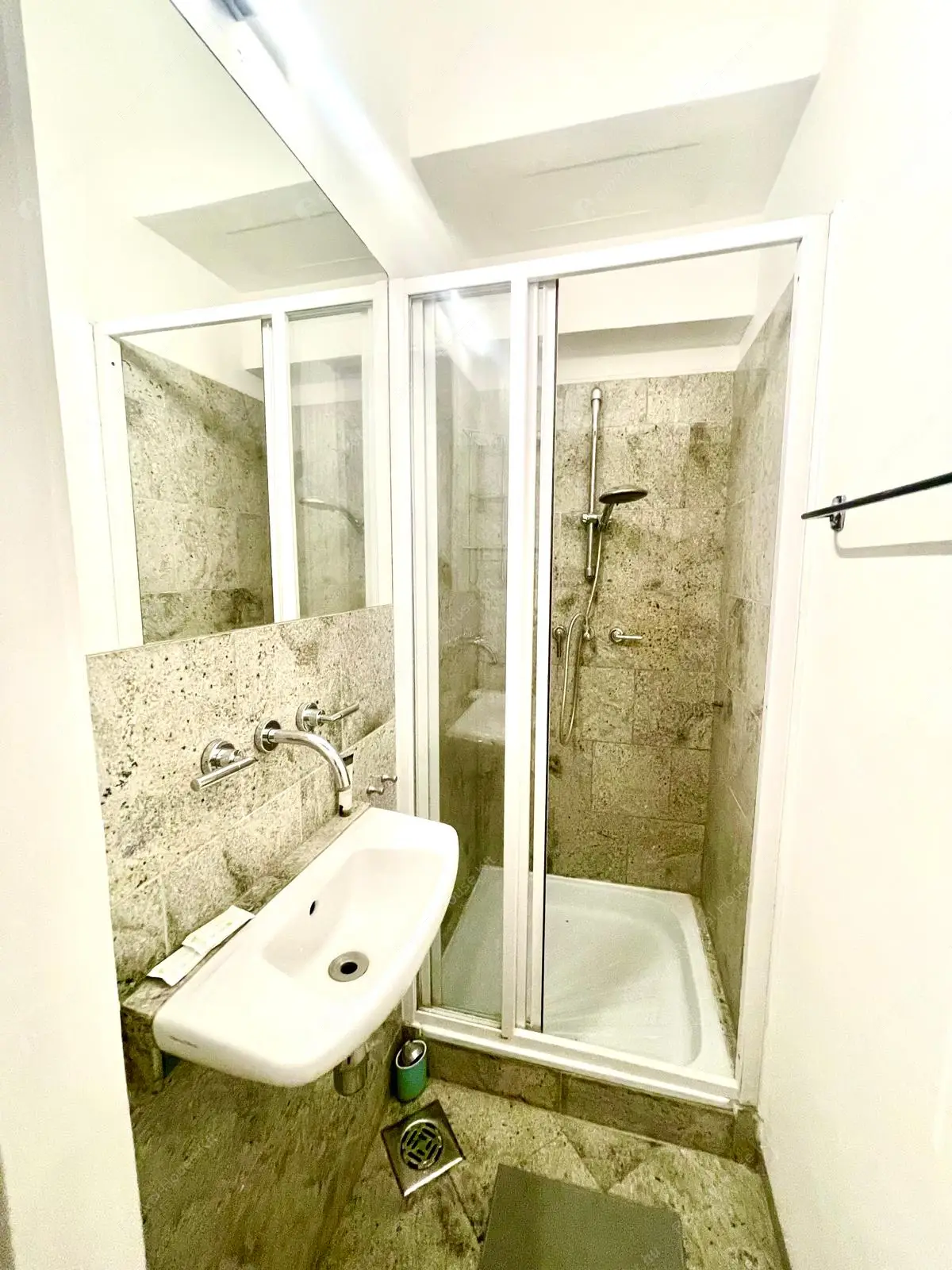 Kiadó albérlet 575000 Ft/hó áron: Budapest, V. kerület  Belgrád rakpart. Mérete: 100 nm, 4 szobás | Alberlet.hu - 6505950