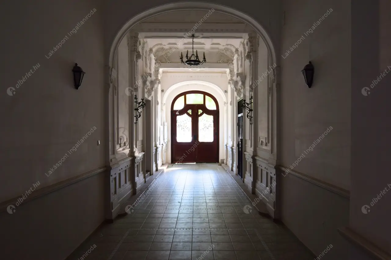 Kiadó albérlet 1150000 Ft/hó áron: Budapest, V. kerület  Belgrád rakpart. Mérete: 165 nm, 4 szobás | Alberlet.hu - 6544156