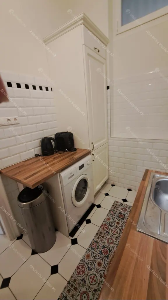 Kiadó albérlet 491000 Ft/hó áron: Budapest, V. kerület  Belgrád rakpart. Mérete: 72 nm, 2 szobás | Alberlet.hu - 6680553