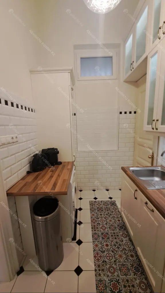 Kiadó albérlet 456000 Ft/hó áron: Budapest, V. kerület  Belgrád rakpart. Mérete: 72 nm, 2 szobás | Alberlet.hu - 6709605