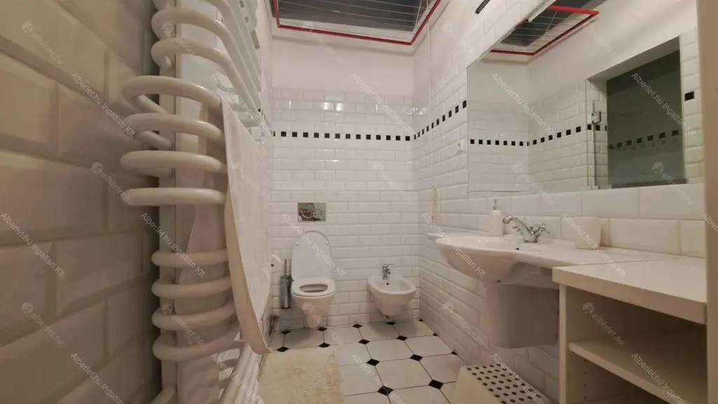 Kiadó albérlet 456000 Ft/hó áron: Budapest, V. kerület  Belgrád rakpart. Mérete: 72 nm, 2 szobás | Alberlet.hu - 6709608