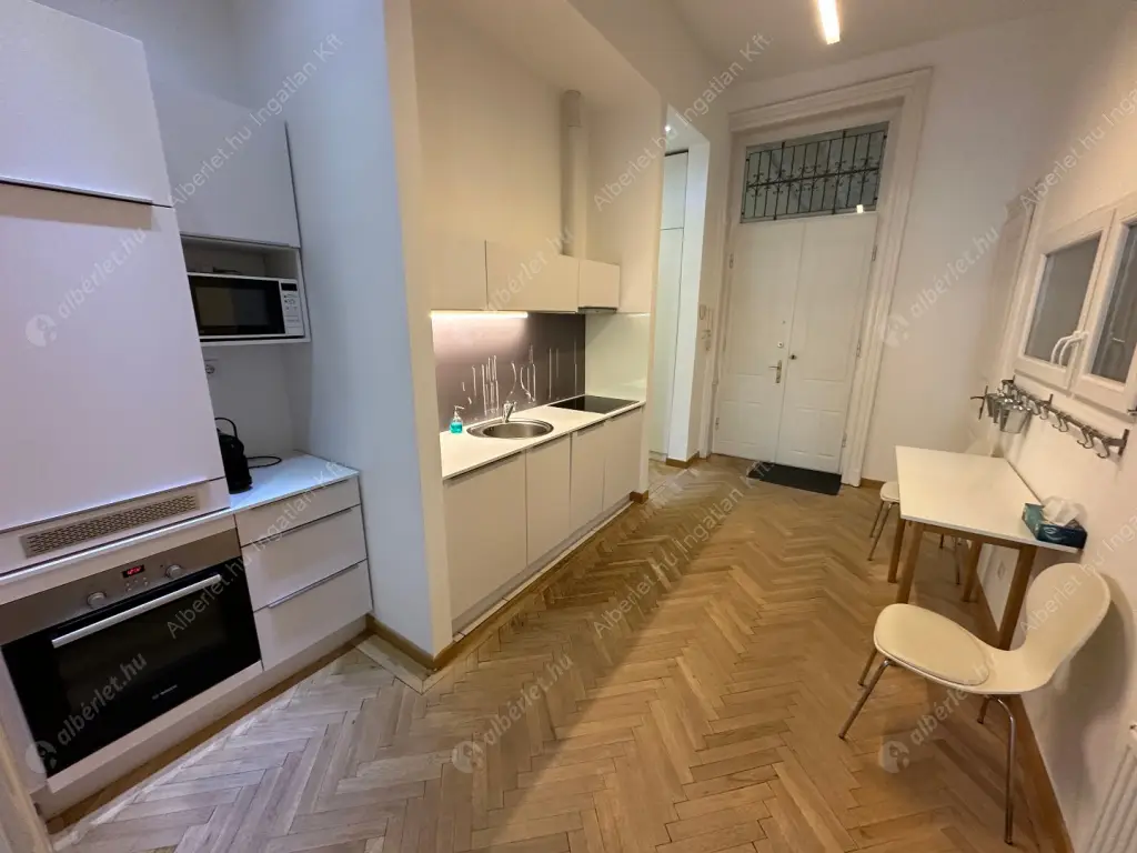 Kiadó albérlet 765000 Ft/hó áron: Budapest, V. kerület  Belgrád rakpart. Mérete: 83 nm, 2 szobás | Alberlet.hu - 6614890