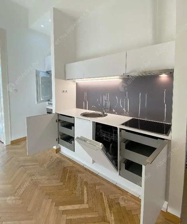 Kiadó albérlet 765000 Ft/hó áron: Budapest, V. kerület  Belgrád rakpart. Mérete: 83 nm, 2 szobás | Alberlet.hu - 6614899