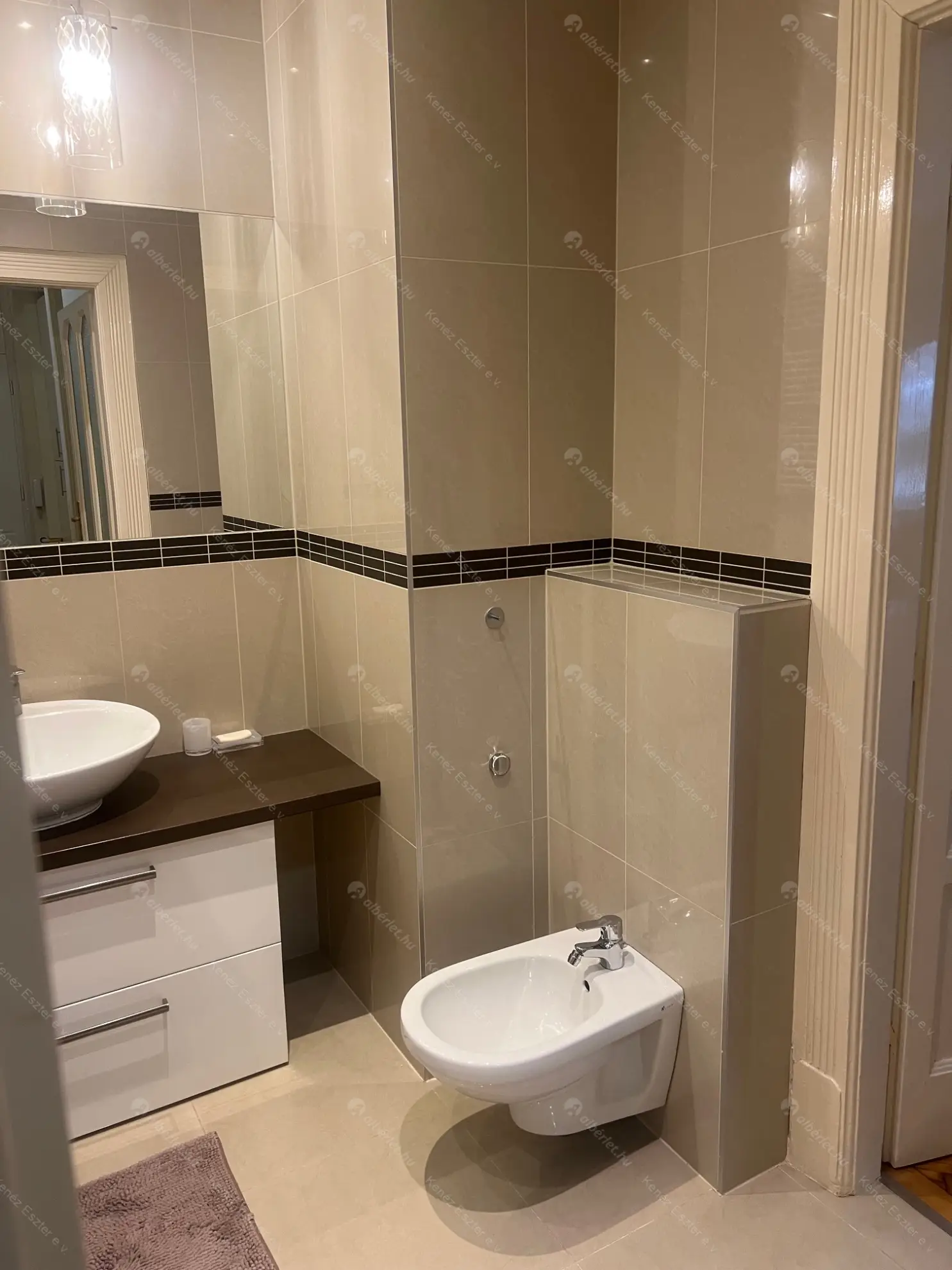 Kiadó albérlet 458000 Ft/hó áron: Budapest, V. kerület  Belgrád rakpart. Mérete: 86 nm, 2 szobás | Alberlet.hu - 6592105