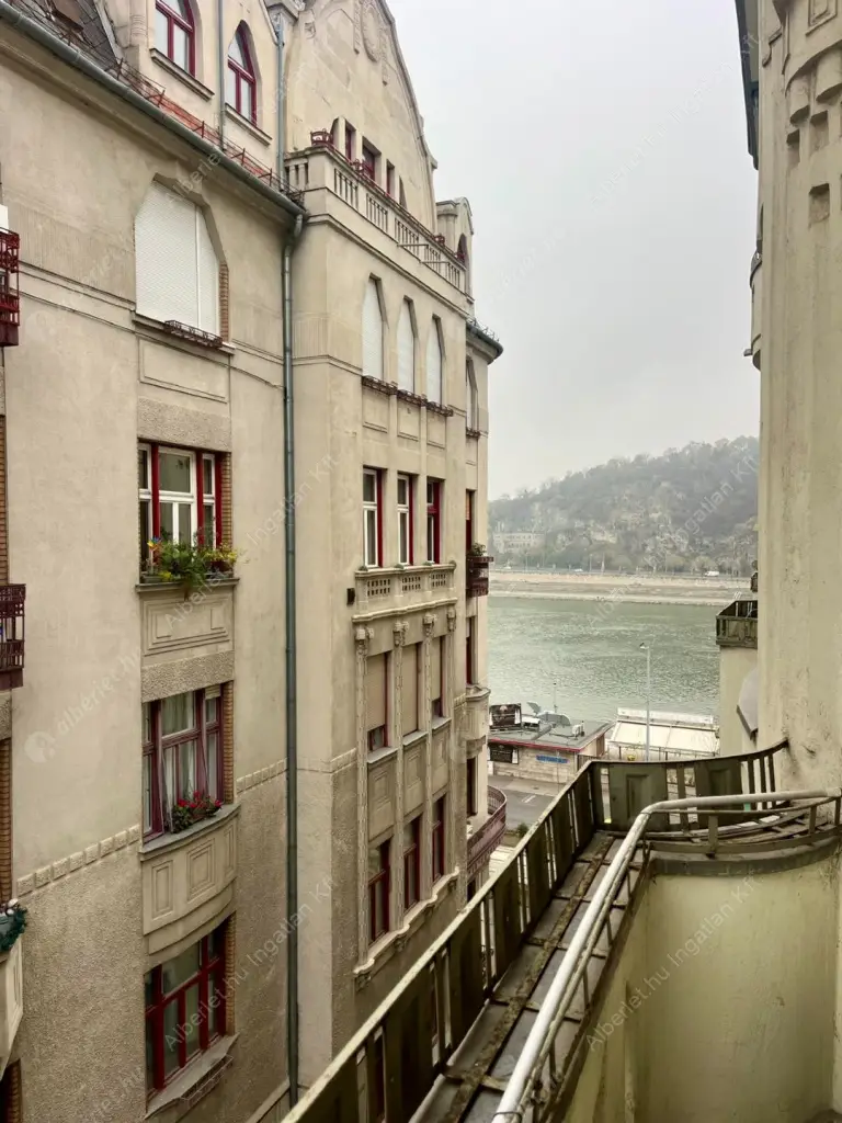 Kiadó albérlet 386000 Ft/hó áron: Budapest, V. kerület  Belgrád rakpart. Mérete: 86 nm, 2 szobás | Alberlet.hu - 6629452