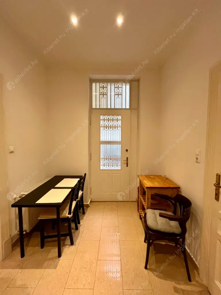 Kiadó albérlet 386000 Ft/hó áron: Budapest, V. kerület  Belgrád rakpart. Mérete: 86 nm, 2 szobás | Alberlet.hu - 6629462