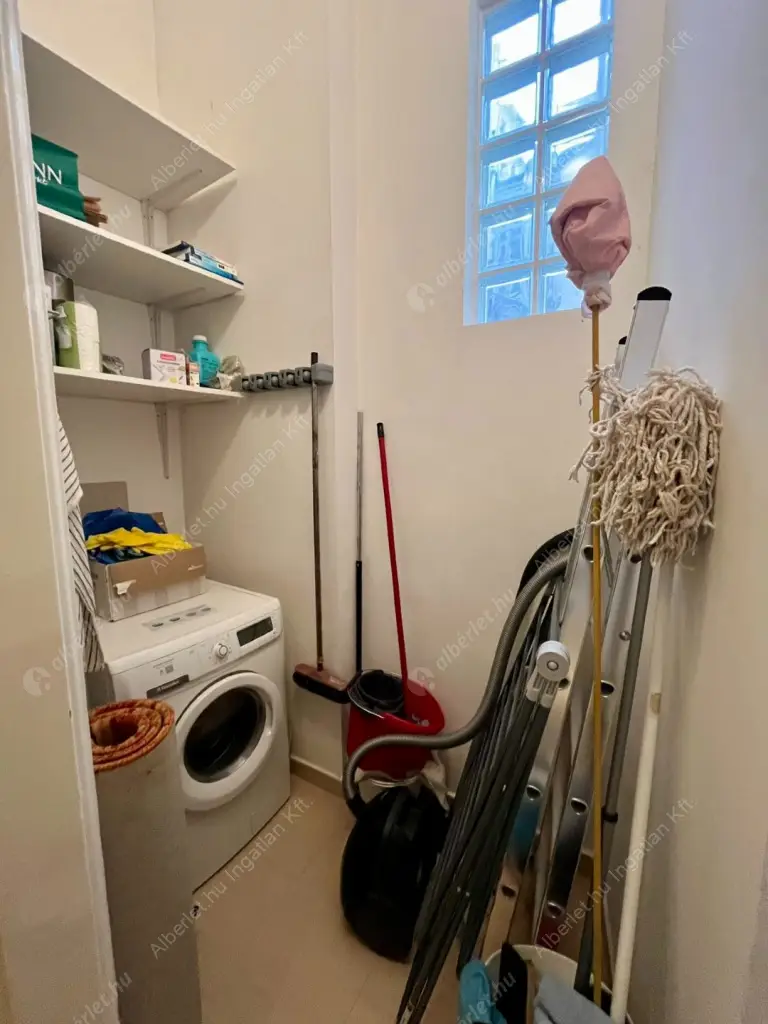 Kiadó albérlet 386000 Ft/hó áron: Budapest, V. kerület  Belgrád rakpart. Mérete: 86 nm, 2 szobás | Alberlet.hu - 6629467