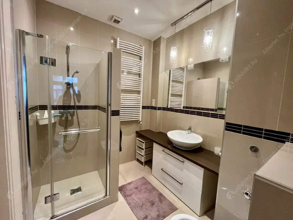 Kiadó albérlet 386000 Ft/hó áron: Budapest, V. kerület  Belgrád rakpart. Mérete: 86 nm, 2 szobás | Alberlet.hu - 6637522