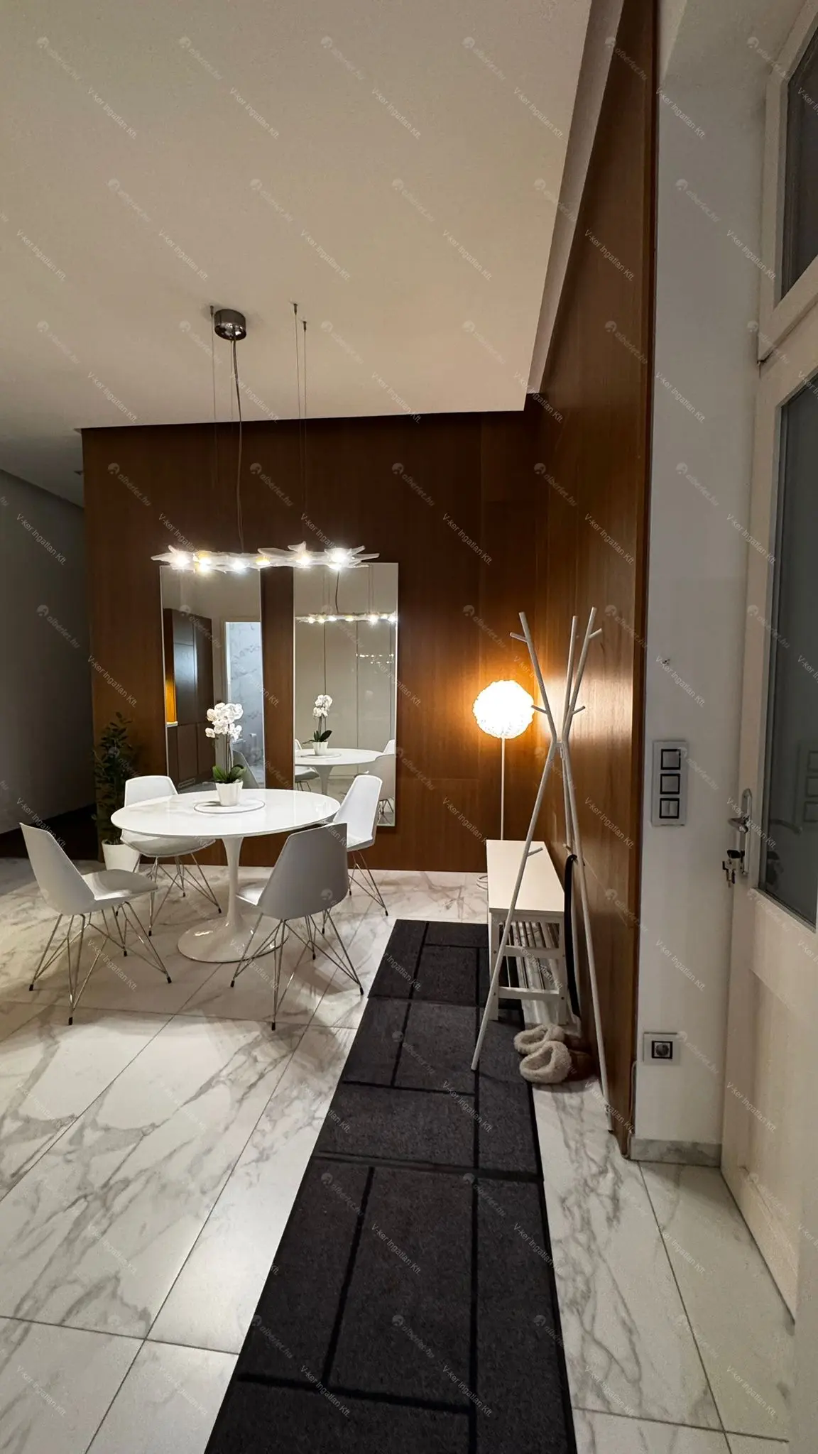 Kiadó albérlet 620000 Ft/hó áron: Budapest, V. kerület  Belgrád rakpart. Mérete: 88 nm, 2 szobás | Alberlet.hu - 6709245