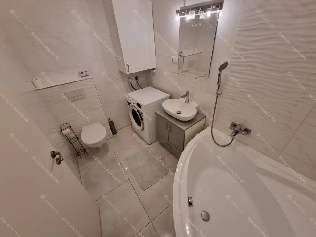 Kiadó albérlet 499000 Ft/hó áron: Budapest, V. kerület  Belgrád rakpart. Mérete: 90 nm, 3 szobás | Alberlet.hu - 6675507