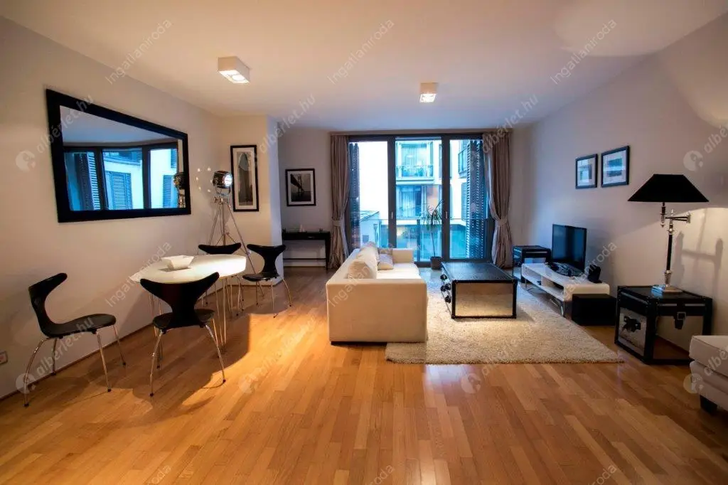 Kiadó albérlet 962000 Ft/hó áron: Budapest, V. kerület  Dorottya utca. Mérete: 95 nm, 3 szobás | Alberlet.hu - 5749594