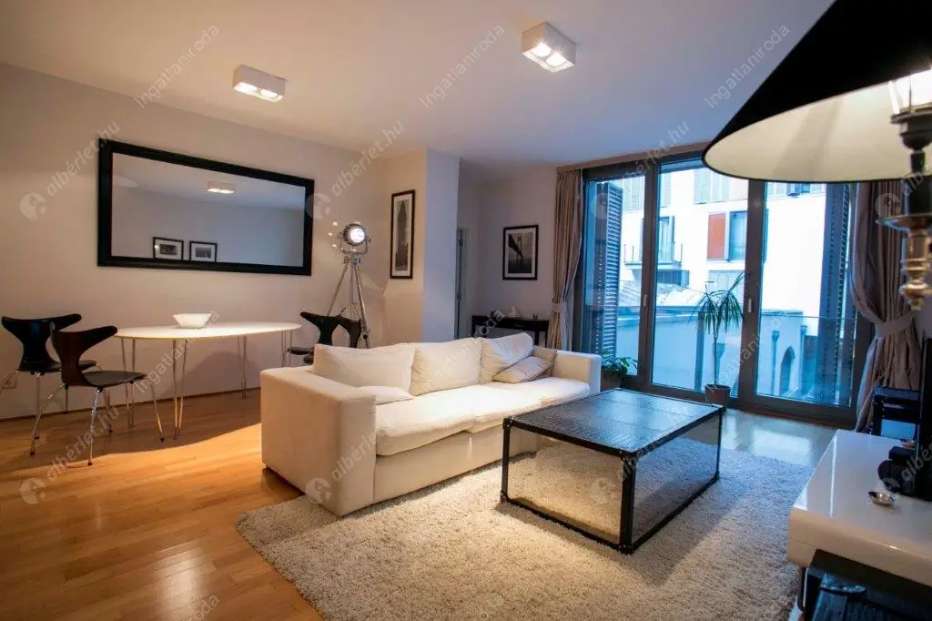 Kiadó albérlet 962000 Ft/hó áron: Budapest, V. kerület  Dorottya utca. Mérete: 95 nm, 3 szobás | Alberlet.hu - 5749595