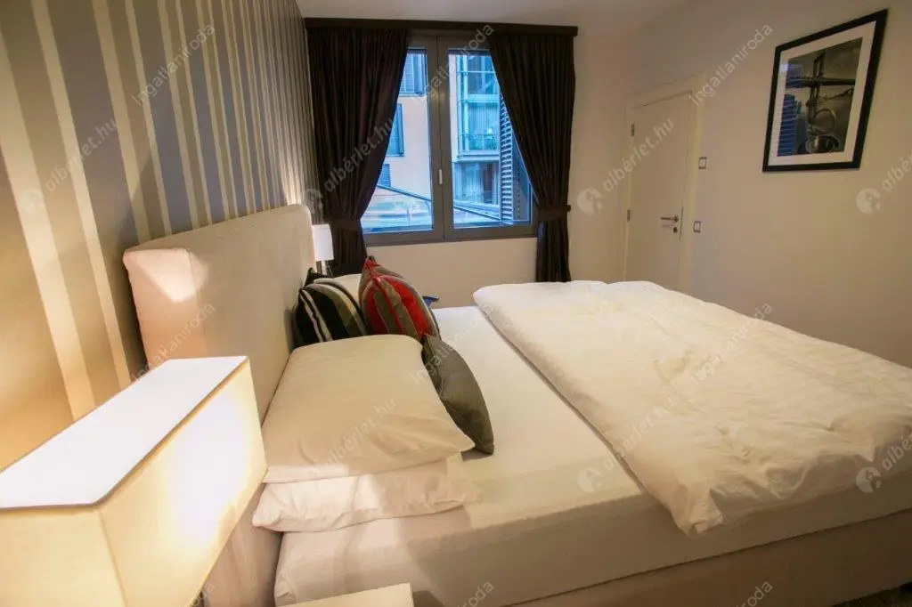 Kiadó albérlet 962000 Ft/hó áron: Budapest, V. kerület  Dorottya utca. Mérete: 95 nm, 3 szobás | Alberlet.hu - 5749599