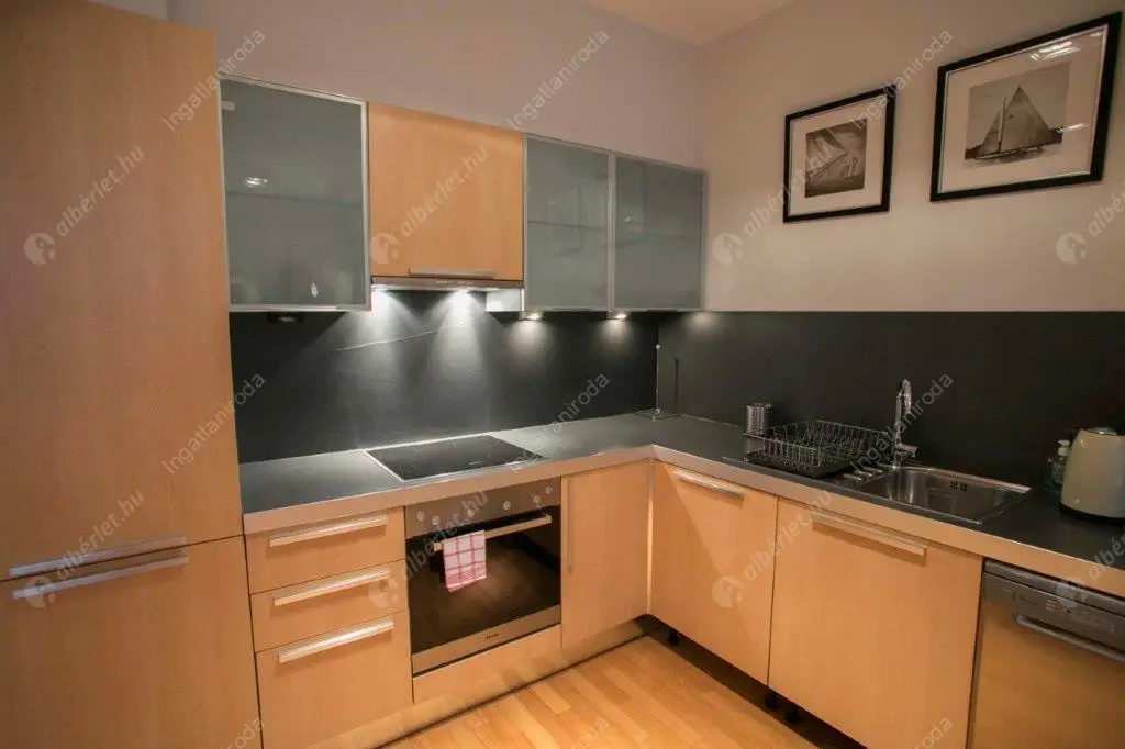 Kiadó albérlet 962000 Ft/hó áron: Budapest, V. kerület  Dorottya utca. Mérete: 95 nm, 3 szobás | Alberlet.hu - 5749601