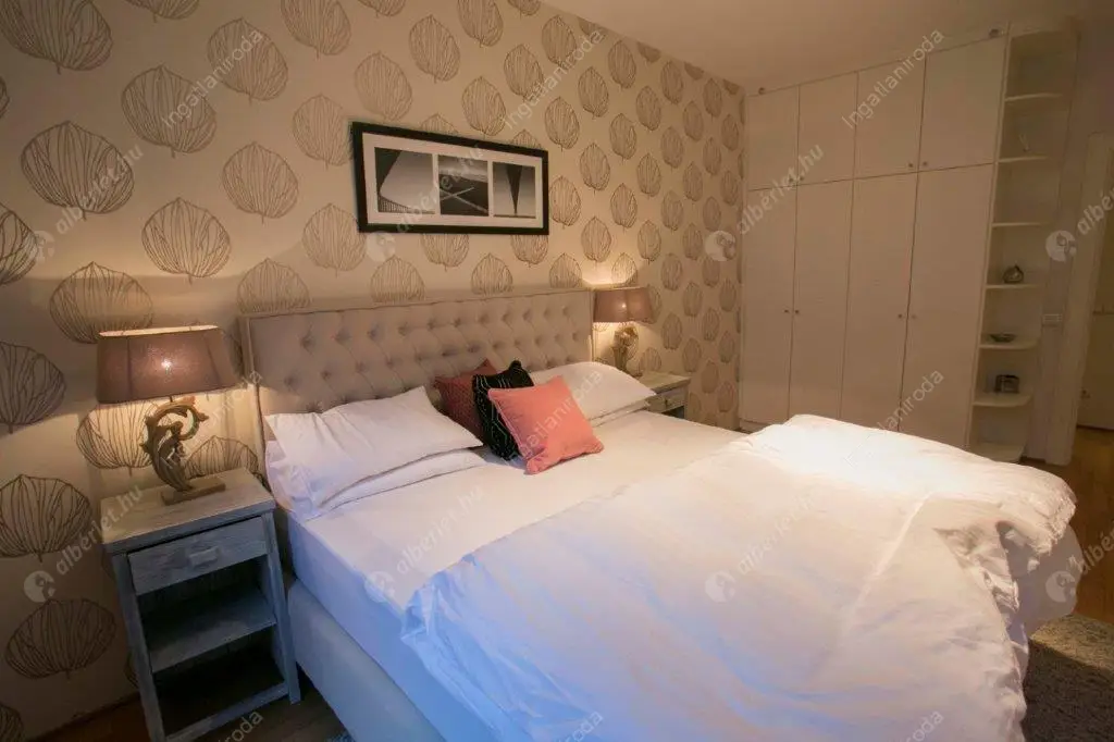 Kiadó albérlet 962000 Ft/hó áron: Budapest, V. kerület  Dorottya utca. Mérete: 95 nm, 3 szobás | Alberlet.hu - 5749603