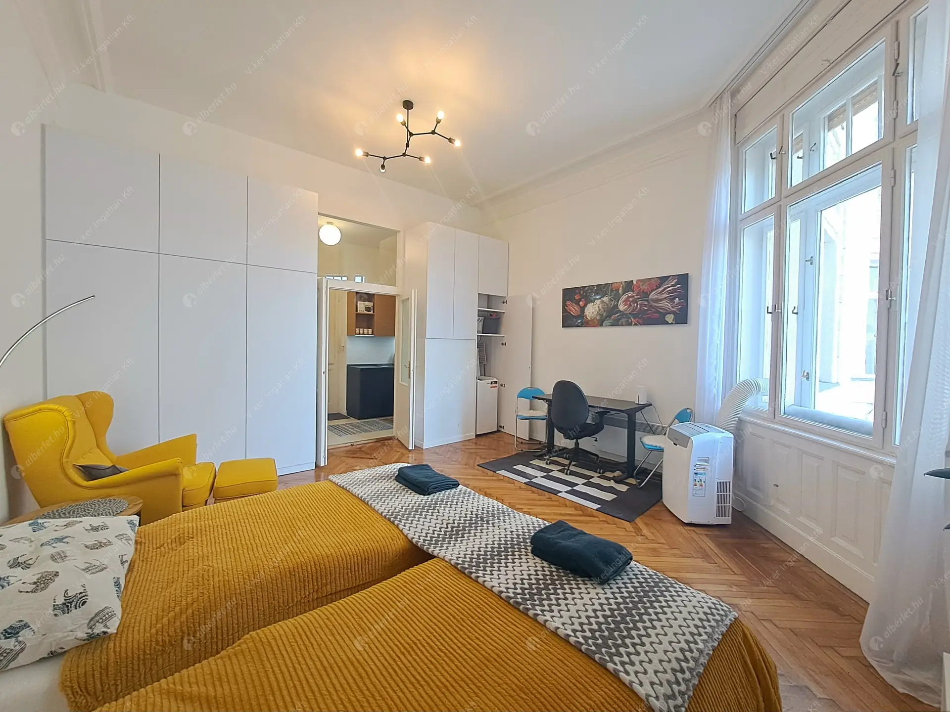 Kiadó albérlet 240000 Ft/hó áron: Budapest, V. kerület  Erzsébet tér. Mérete: 34 nm, 1 szobás | Alberlet.hu - 6434770