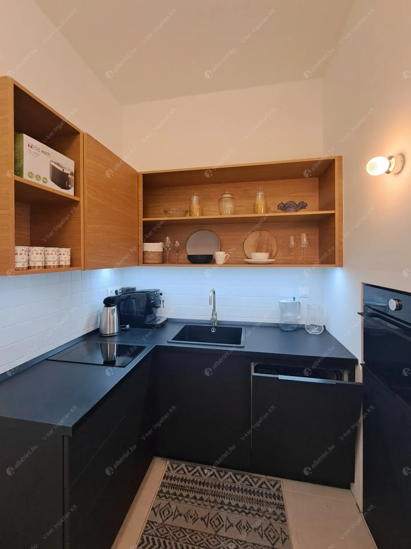 Kiadó albérlet 240000 Ft/hó áron: Budapest, V. kerület  Erzsébet tér. Mérete: 34 nm, 1 szobás | Alberlet.hu - 6434774