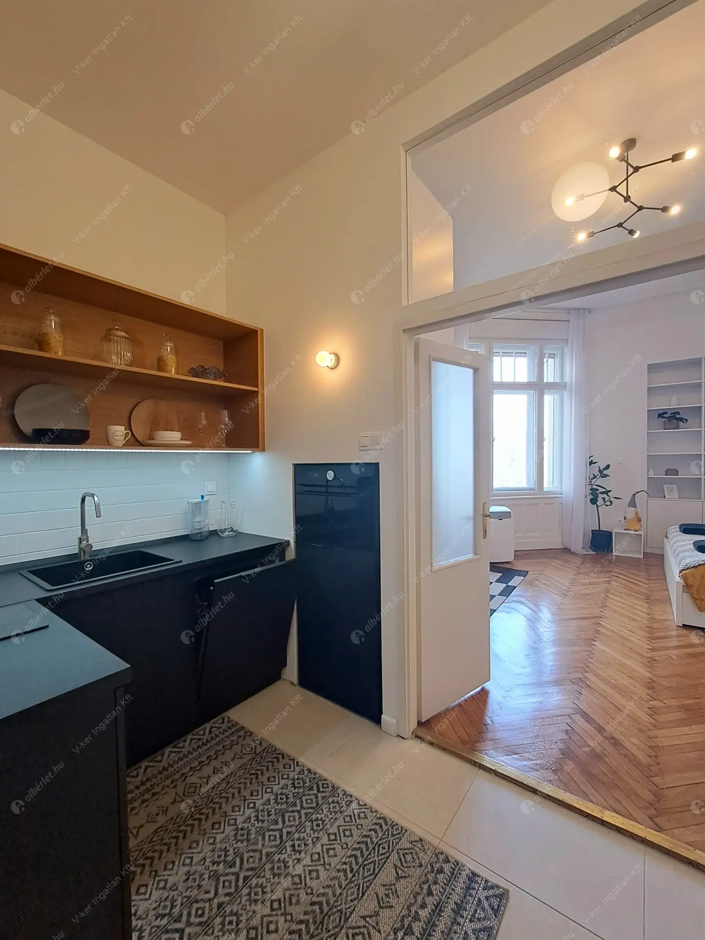 Kiadó albérlet 240000 Ft/hó áron: Budapest, V. kerület  Erzsébet tér. Mérete: 34 nm, 1 szobás | Alberlet.hu - 6434779