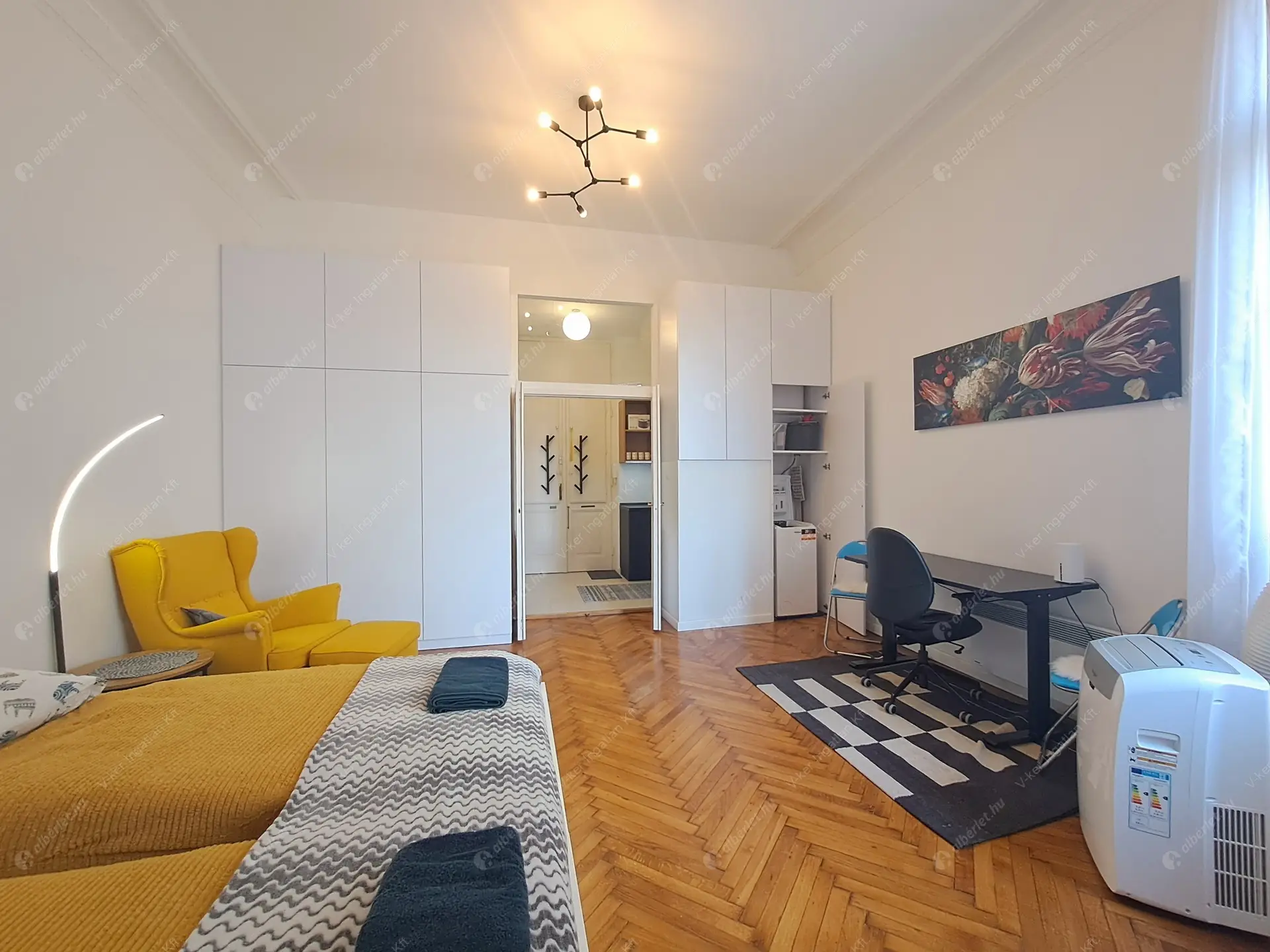 Kiadó albérlet 240000 Ft/hó áron: Budapest, V. kerület  Erzsébet tér. Mérete: 34 nm, 1 szobás | Alberlet.hu - 6434783