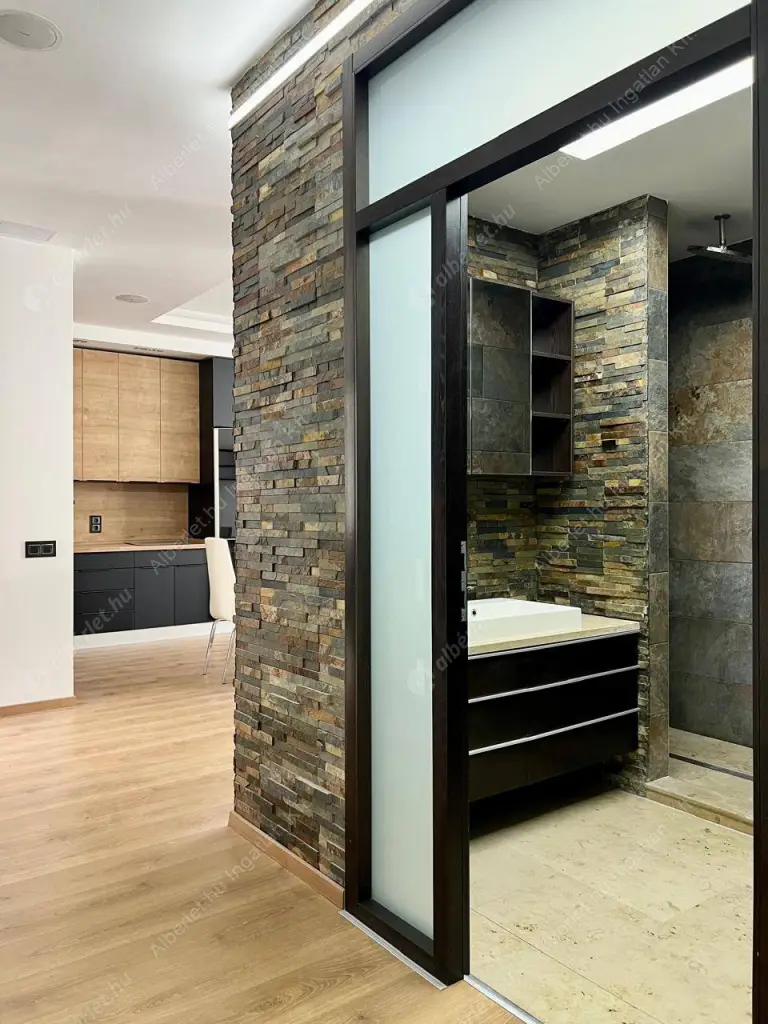 Kiadó albérlet 615000 Ft/hó áron: Budapest, V. kerület  Falk Miksa utca. Mérete: 100 nm, 3 szobás | Alberlet.hu - 6583180