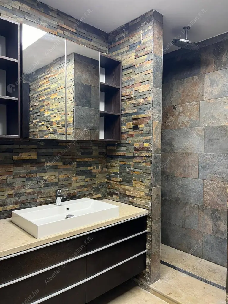 Kiadó albérlet 617000 Ft/hó áron: Budapest, V. kerület  Falk Miksa utca. Mérete: 100 nm, 3 szobás | Alberlet.hu - 6583395