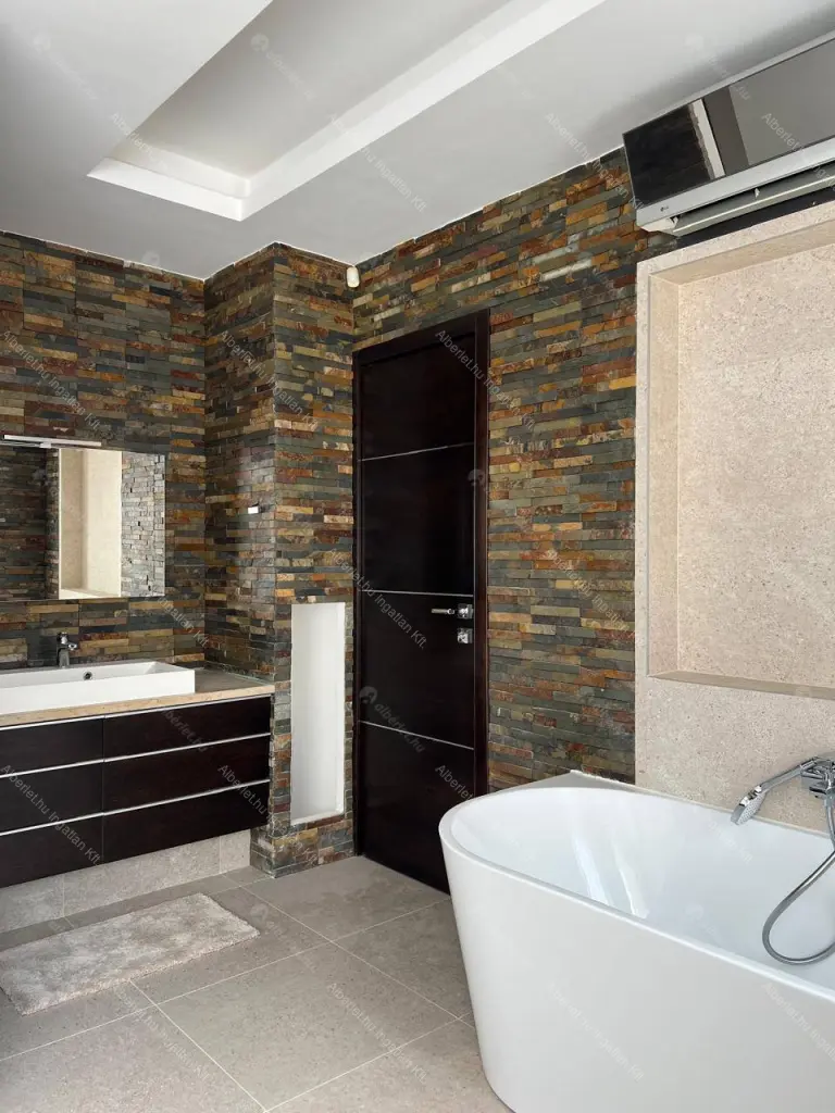 Kiadó albérlet 574000 Ft/hó áron: Budapest, V. kerület  Falk Miksa utca. Mérete: 100 nm, 3 szobás | Alberlet.hu - 6681775