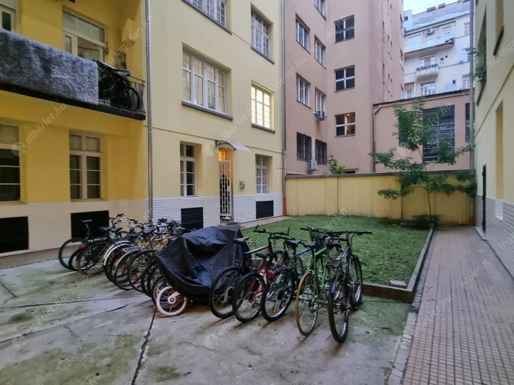 Kiadó albérlet 220000 Ft/hó áron: Budapest, V. kerület  Falk Miksa utca. Mérete: 31 nm, 1 szobás | Alberlet.hu - 6615353