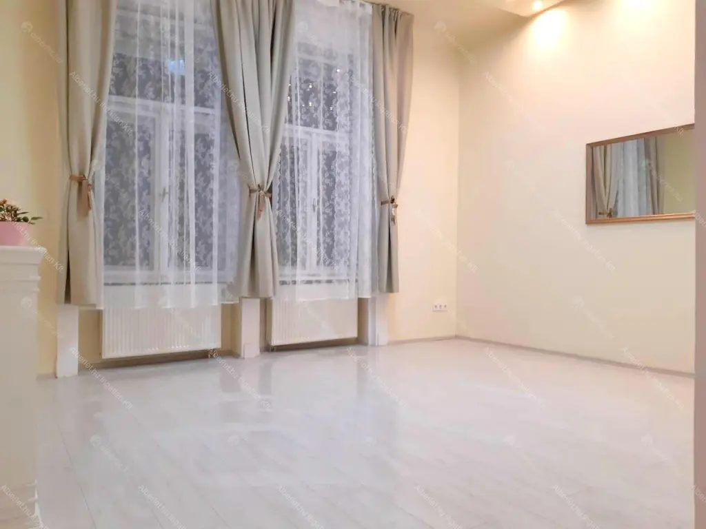 Kiadó albérlet 330000 Ft/hó áron: Budapest, V. kerület  Falk Miksa utca. Mérete: 70 nm, 3 szobás | Alberlet.hu - 6650203