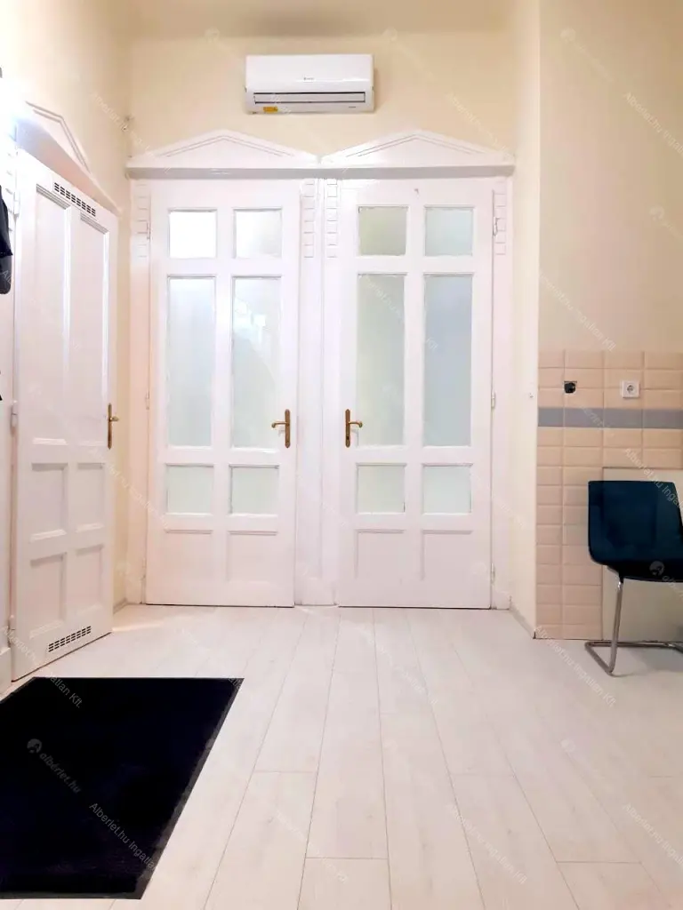 Kiadó albérlet 330000 Ft/hó áron: Budapest, V. kerület  Falk Miksa utca. Mérete: 70 nm, 3 szobás | Alberlet.hu - 6650208