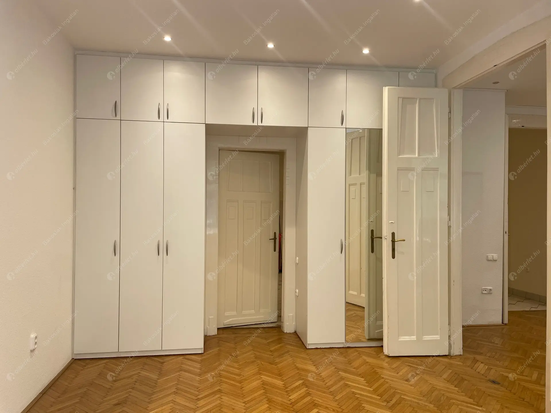 Kiadó albérlet 350000 Ft/hó áron: Budapest, V. kerület  Falk Miksa utca. Mérete: 80 nm, 3 szobás | Alberlet.hu - 6255015