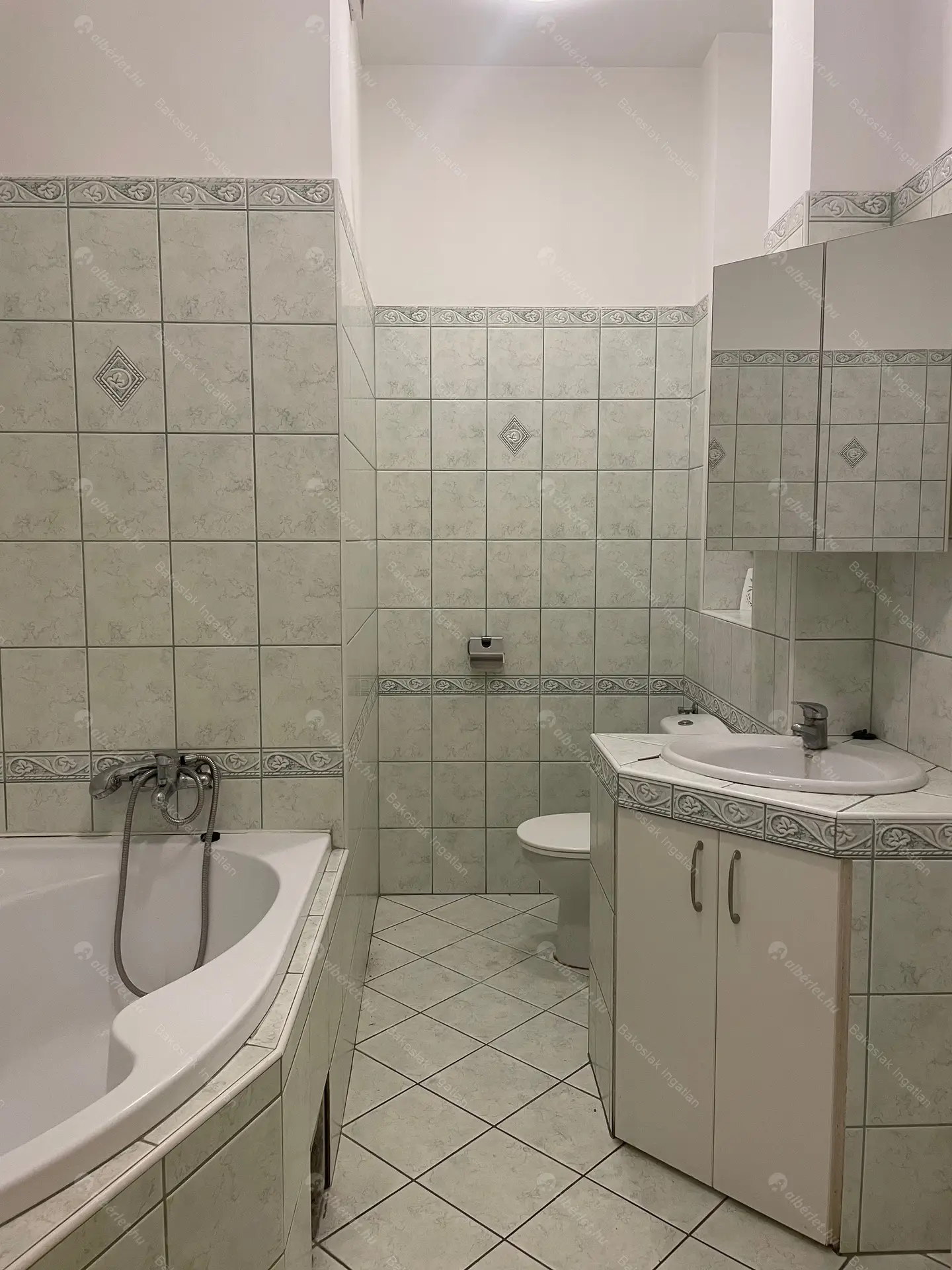 Kiadó albérlet 350000 Ft/hó áron: Budapest, V. kerület  Falk Miksa utca. Mérete: 80 nm, 3 szobás | Alberlet.hu - 6255017