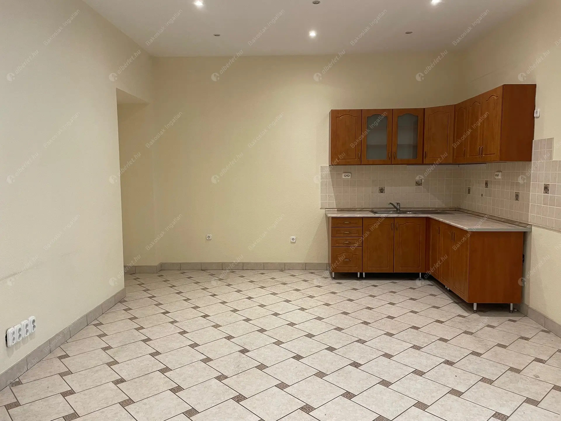 Kiadó albérlet 350000 Ft/hó áron: Budapest, V. kerület  Falk Miksa utca. Mérete: 80 nm, 3 szobás | Alberlet.hu - 6255018