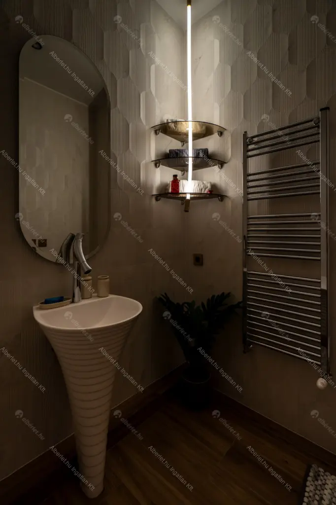 Kiadó albérlet 790000 Ft/hó áron: Budapest, V. kerület  Falk Miksa utca. Mérete: 80 nm, 3 szobás | Alberlet.hu - 6684594