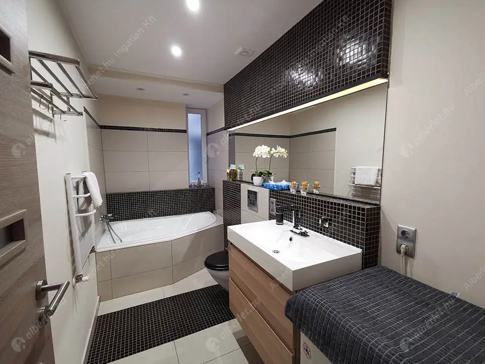 Kiadó albérlet 490000 Ft/hó áron: Budapest, V. kerület  Ferenciek tere. Mérete: 62 nm, 3 szobás | Alberlet.hu - 6625481