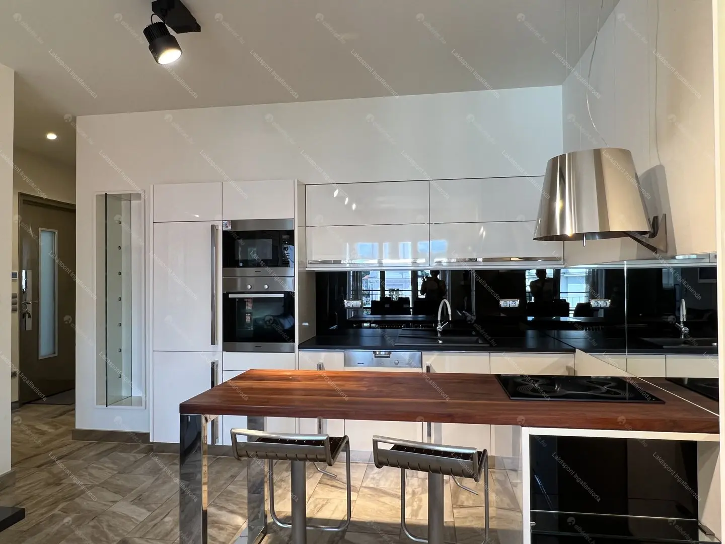 Kiadó albérlet 779000 Ft/hó áron: Budapest, V. kerület  Galamb utca. Mérete: 100 nm, 3 szobás | Alberlet.hu - 6685426