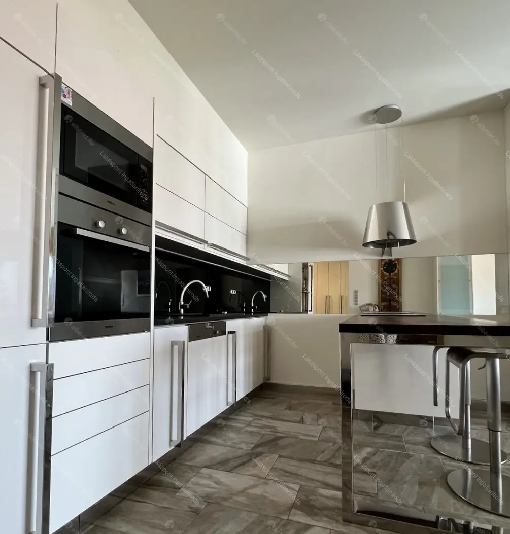 Kiadó albérlet 772000 Ft/hó áron: Budapest, V. kerület  Galamb utca. Mérete: 100 nm, 3 szobás | Alberlet.hu - 6690668