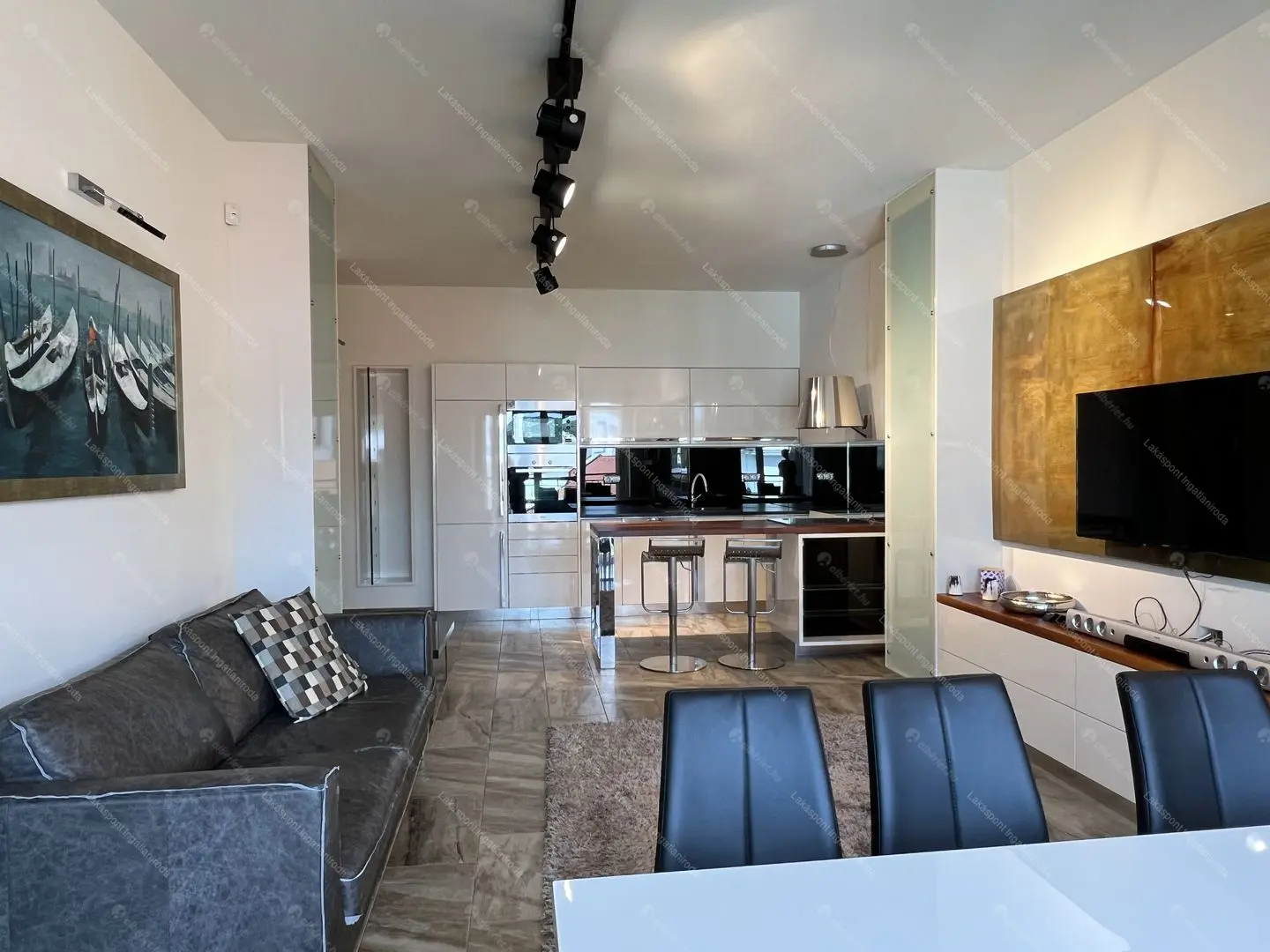 Kiadó albérlet 772000 Ft/hó áron: Budapest, V. kerület  Galamb utca. Mérete: 100 nm, 3 szobás | Alberlet.hu - 6690678