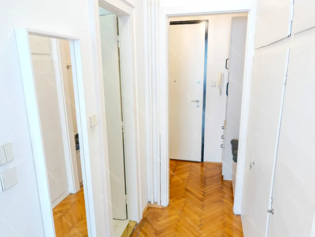 Kiadó albérlet 255000 Ft/hó áron: Budapest, V. kerület  Galamb utca. Mérete: 35 nm, 1 szobás | Alberlet.hu - 6702090