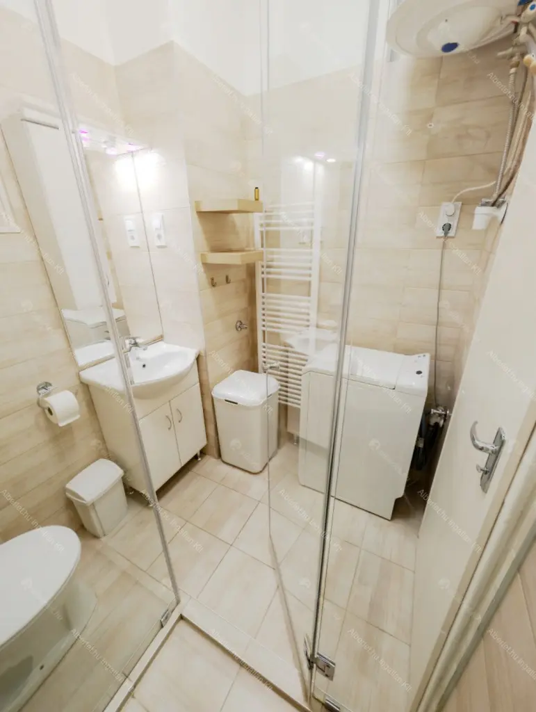 Kiadó albérlet 255000 Ft/hó áron: Budapest, V. kerület  Galamb utca. Mérete: 35 nm, 1 szobás | Alberlet.hu - 6702094