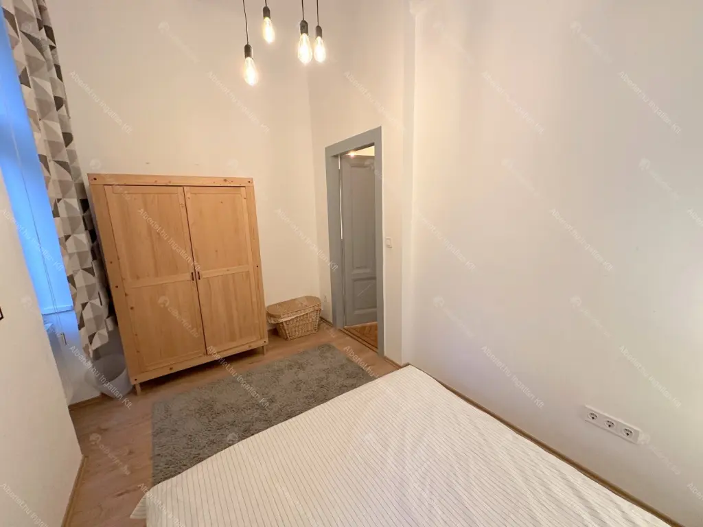 Kiadó albérlet 499000 Ft/hó áron: Budapest, V. kerület  Haris köz. Mérete: 100 nm, 3 szobás | Alberlet.hu - 6682000