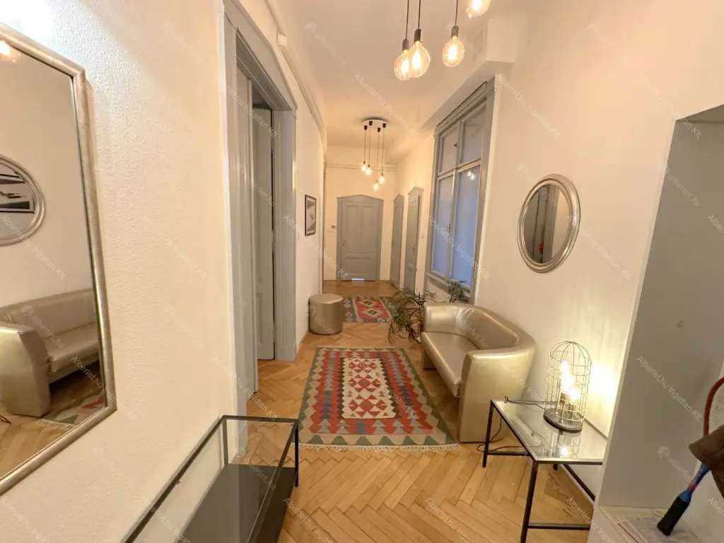 Kiadó albérlet 499000 Ft/hó áron: Budapest, V. kerület  Haris köz. Mérete: 100 nm, 3 szobás | Alberlet.hu - 6682004