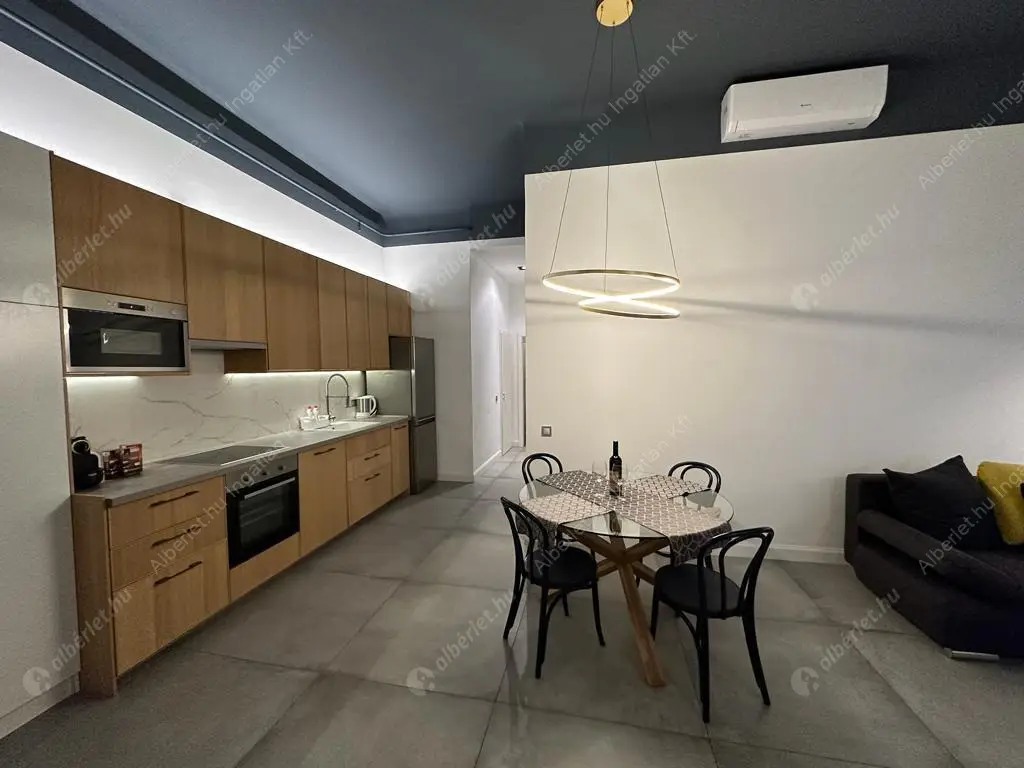 Kiadó albérlet 630000 Ft/hó áron: Budapest, V. kerület  Haris köz. Mérete: 75 nm, 3 szobás | Alberlet.hu - 6615418