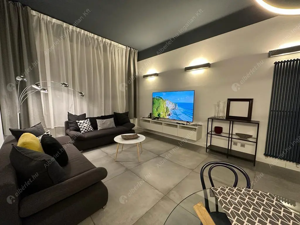 Kiadó albérlet 630000 Ft/hó áron: Budapest, V. kerület  Haris köz. Mérete: 75 nm, 3 szobás | Alberlet.hu - 6615419
