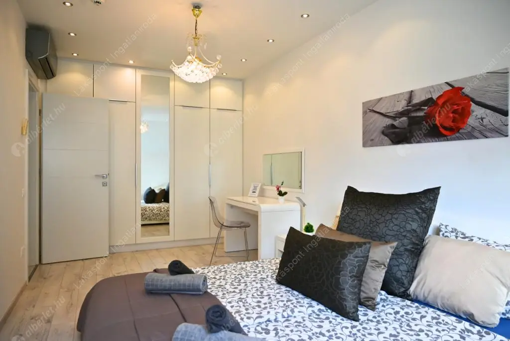 Kiadó albérlet 725000 Ft/hó áron: Budapest, V. kerület  Harmincad utca. Mérete: 100 nm, 4 szobás | Alberlet.hu - 6561566