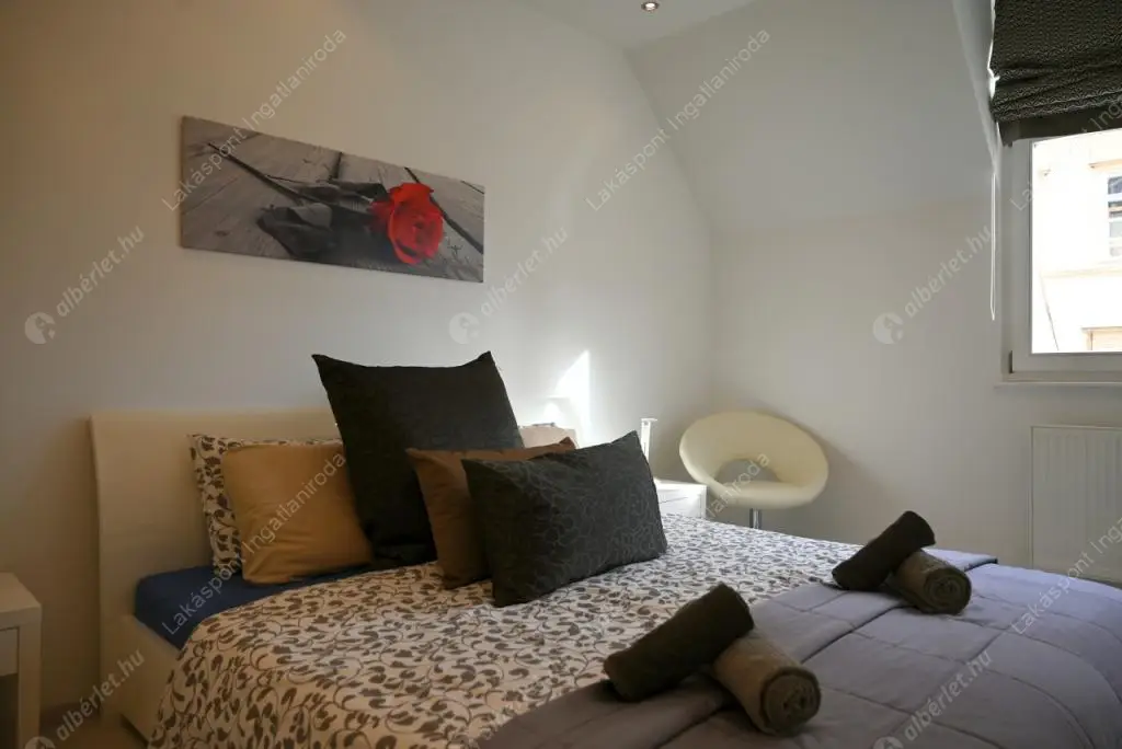 Kiadó albérlet 725000 Ft/hó áron: Budapest, V. kerület  Harmincad utca. Mérete: 100 nm, 4 szobás | Alberlet.hu - 6561567