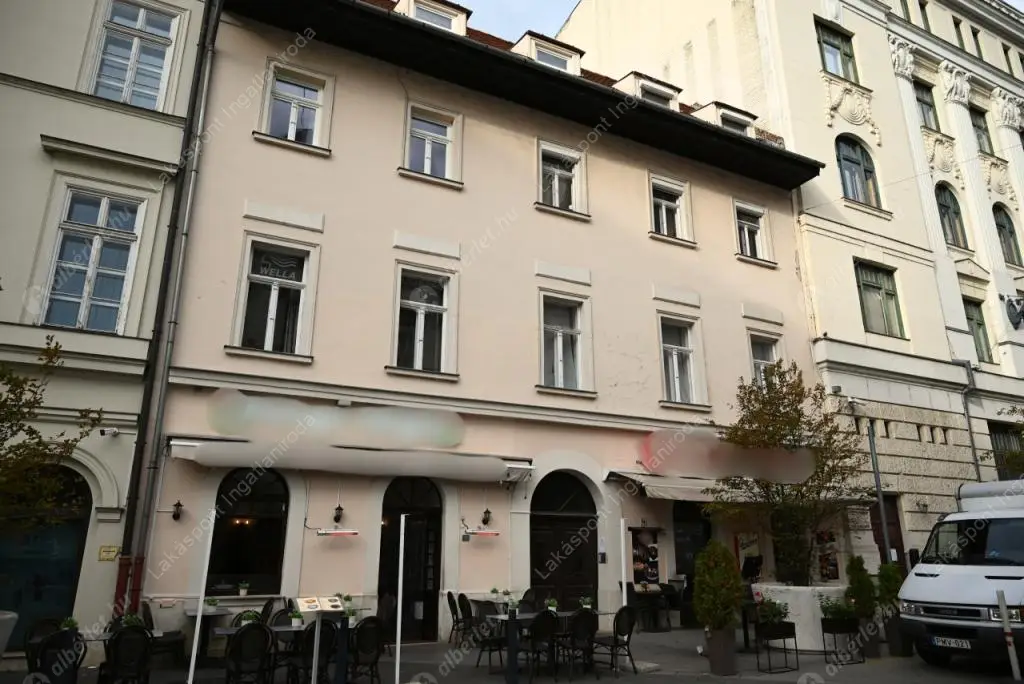 Kiadó albérlet 725000 Ft/hó áron: Budapest, V. kerület  Harmincad utca. Mérete: 100 nm, 4 szobás | Alberlet.hu - 6561579