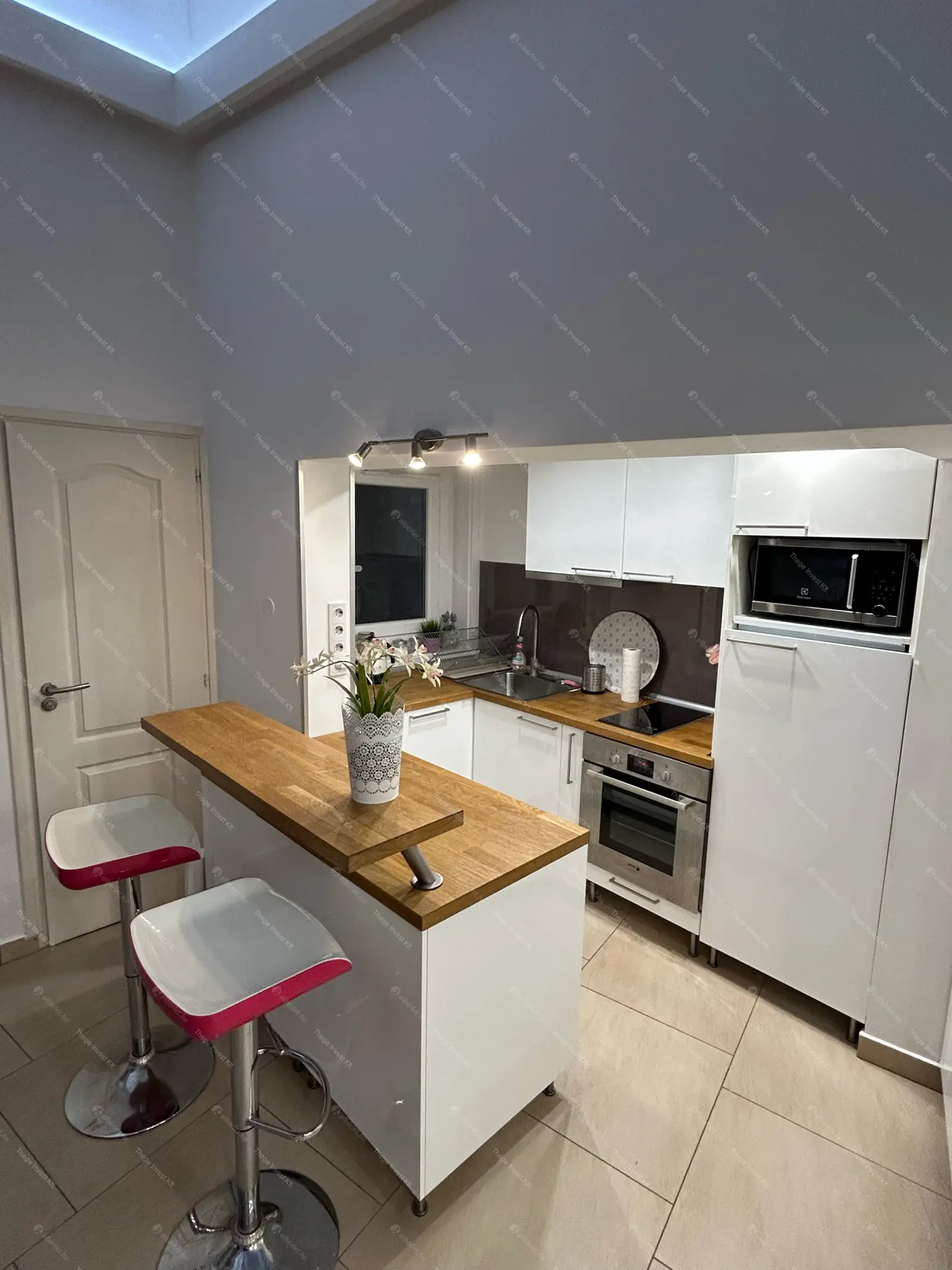 Kiadó albérlet 299000 Ft/hó áron: Budapest, V. kerület  Henszlmann Imre utca. Mérete: 50 nm, 2 szobás | Alberlet.hu - 6695618